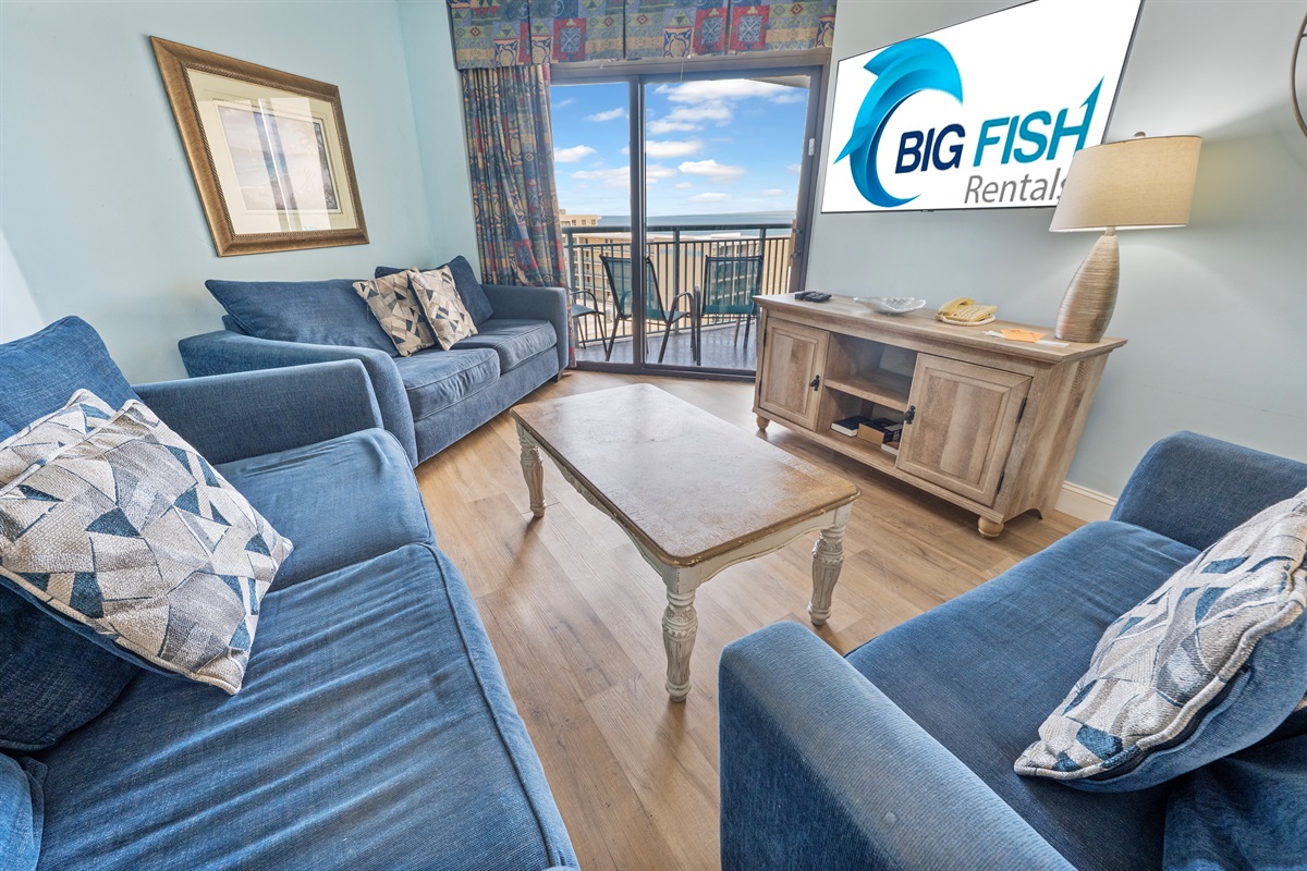 Living Room with Stunning Views🌊☀️