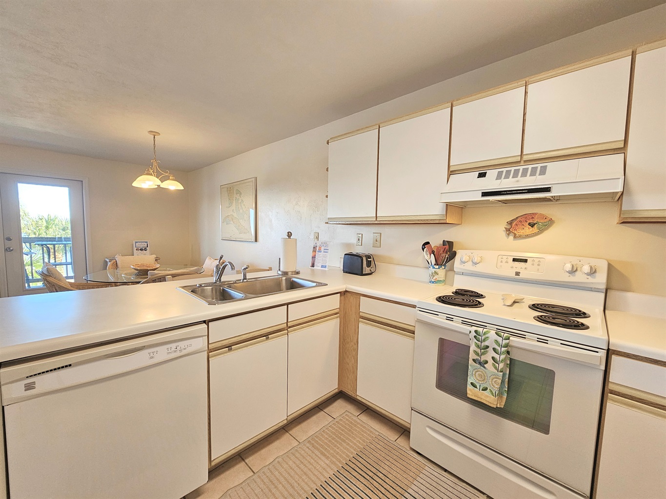 Fully Stocked Kitchen with DIshwasher