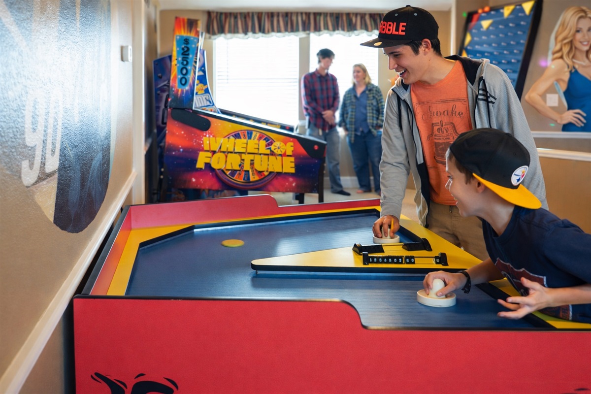 Boomerang air hockey