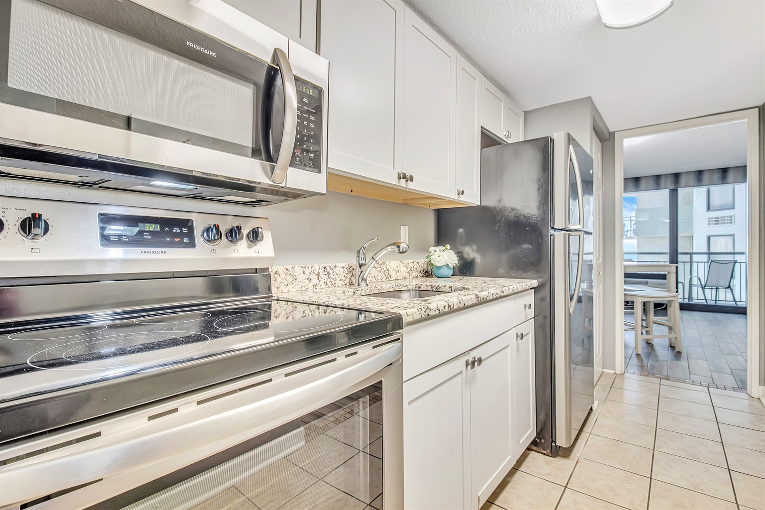 Stylish updates and ready to cook!