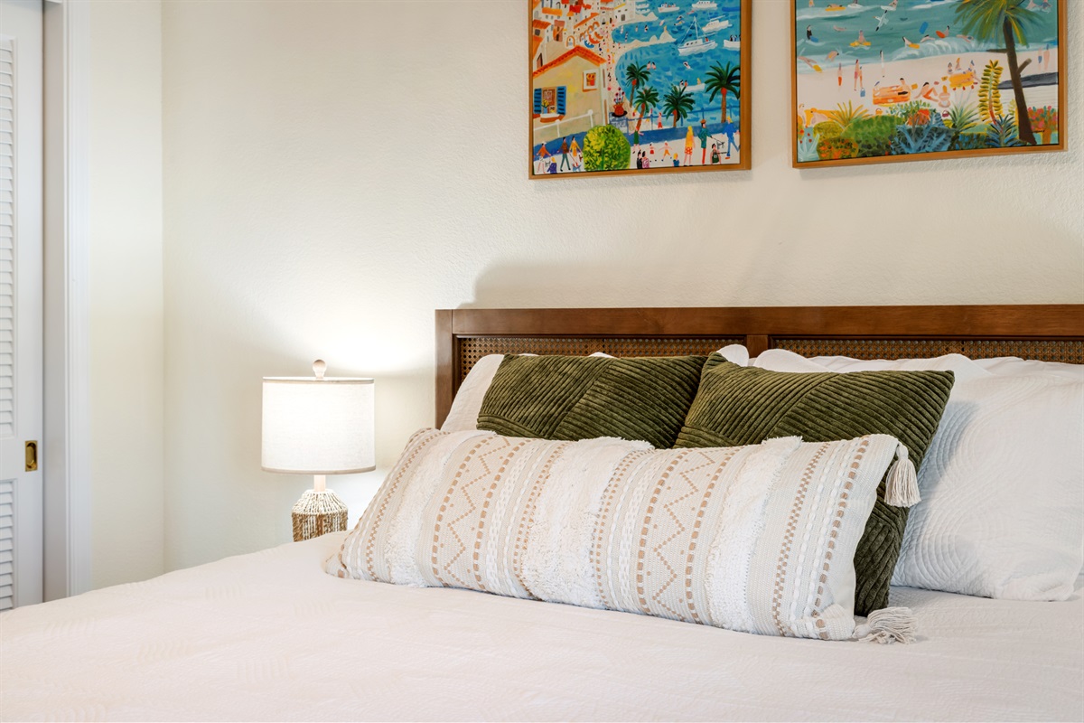 Palm Breeze - Queen Bed