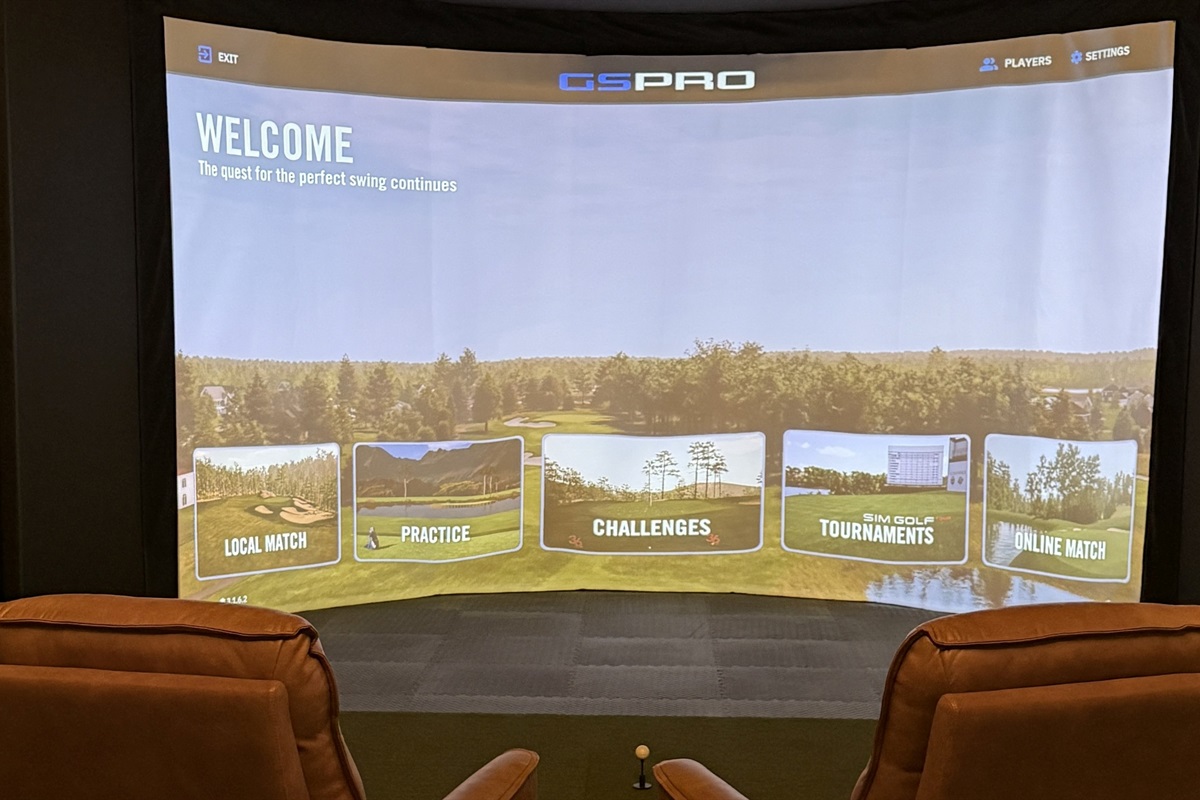 Swing analysis meets southern leisure — tee off at the private golf simulator in The Annex.