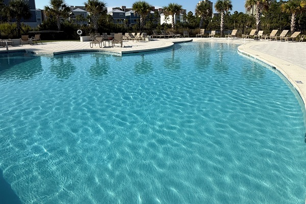 The crystal water of the community pool provides the perfect alternative to days when your staying off the sand.  The zero-level entry makes it easy for the kids to get in and out!