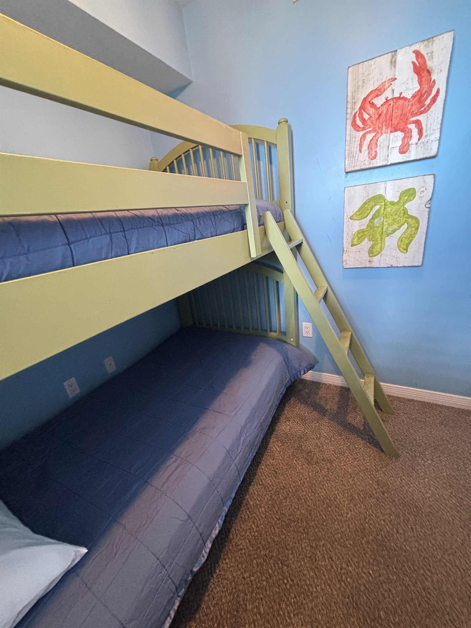 Another view of the 3rd bedroom, perfect for the kiddos