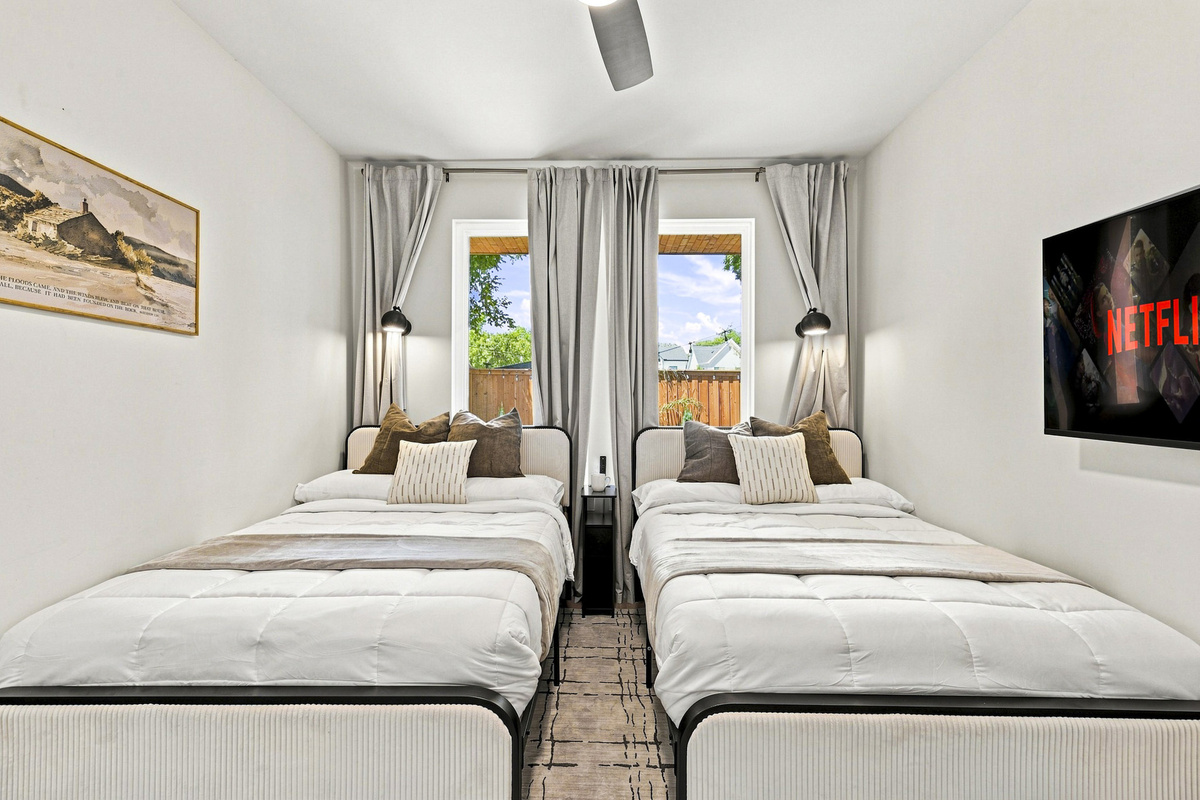Bright and inviting space with two beds, perfect for friends or family. Enjoy Netflix!