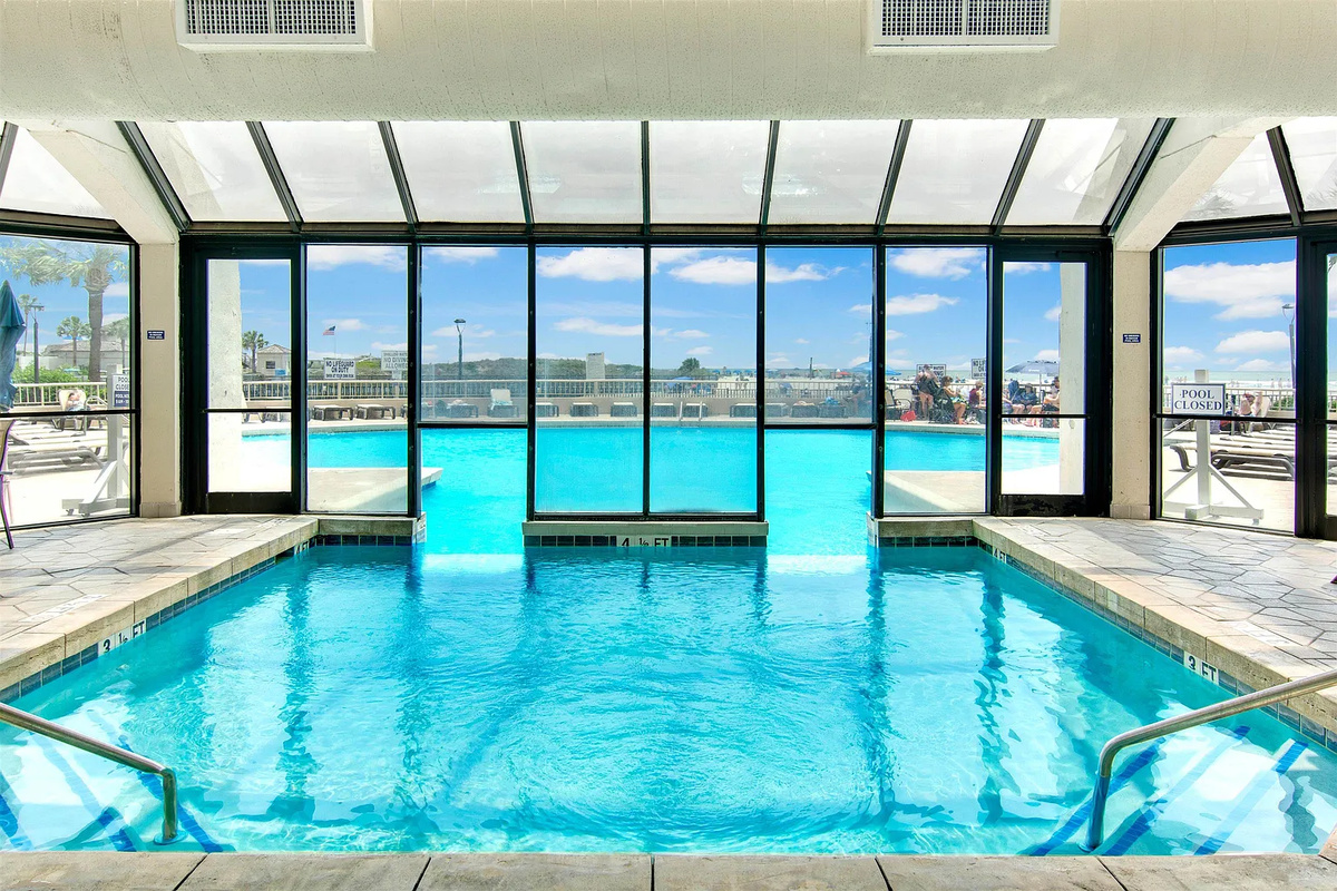 South Tower Indoor/Outdoor Pool