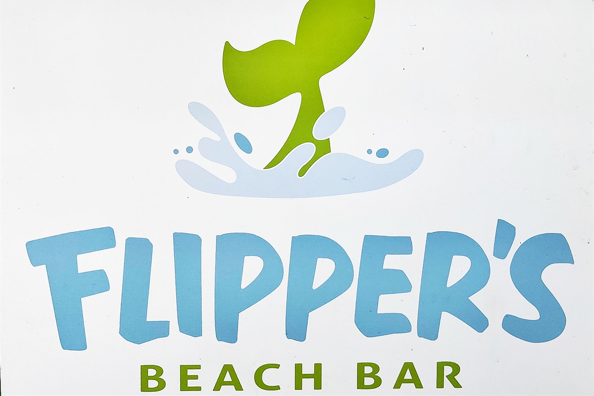 Flipper’s Drink and snack bar right at the resort!