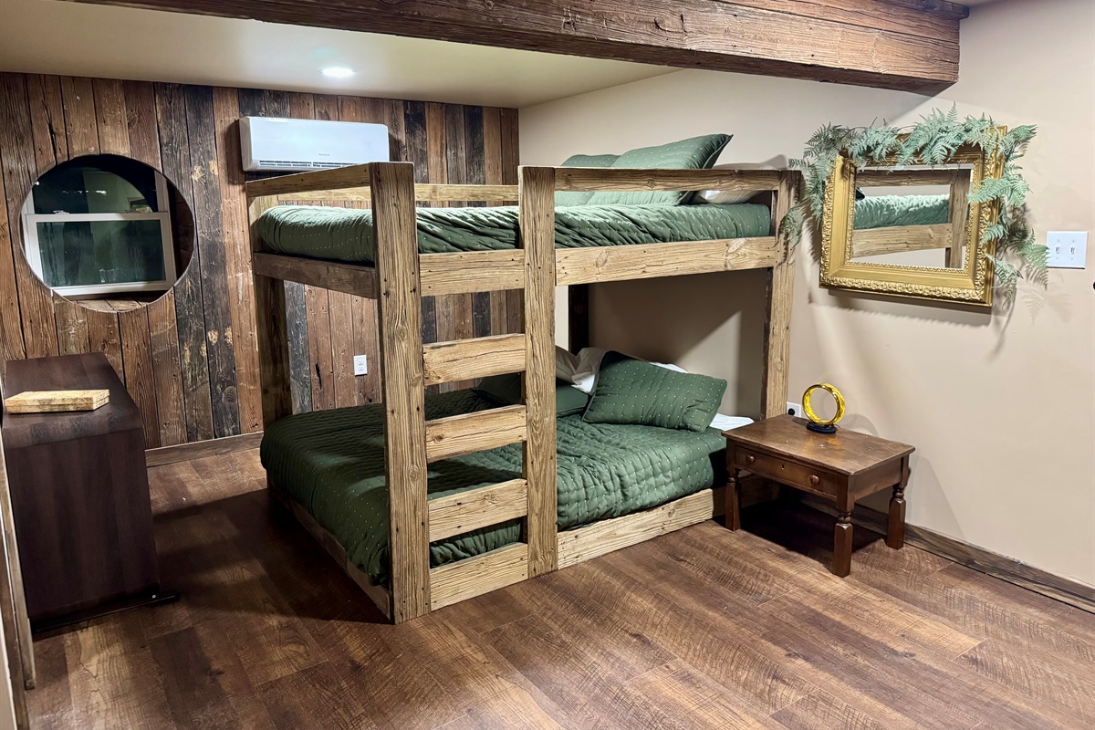 Double queen bunk bed