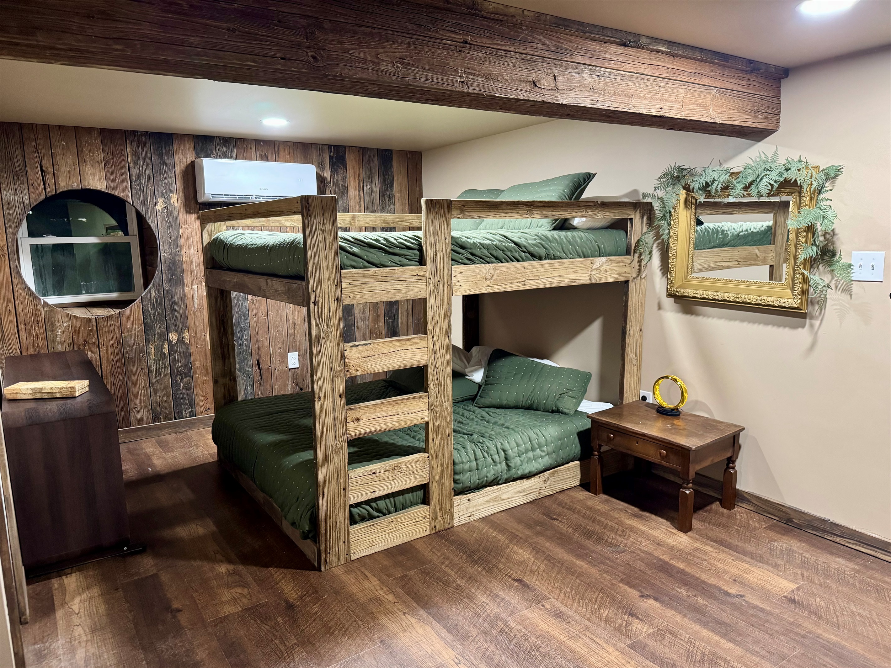 Double queen bunk bed