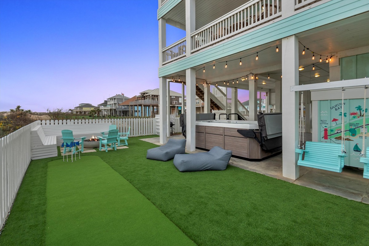 3d4650757fc140829cff3bf54c1b2330 Large | Beachhouse | Texas | TX | Vacation Homes | Galveston | Crystal Beach | Kokomo | Breezy Days | Beachfront Elegance | Sunrise Serenity | Southern Sands Property Management, LLC