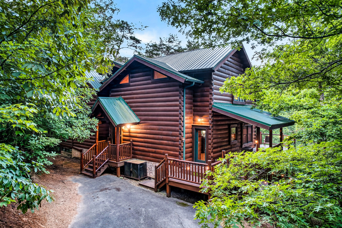 Your getaway begins here! Enjoy a welcoming property surrounded by a relaxing atmosphere and everything you need for a comfortable stay.