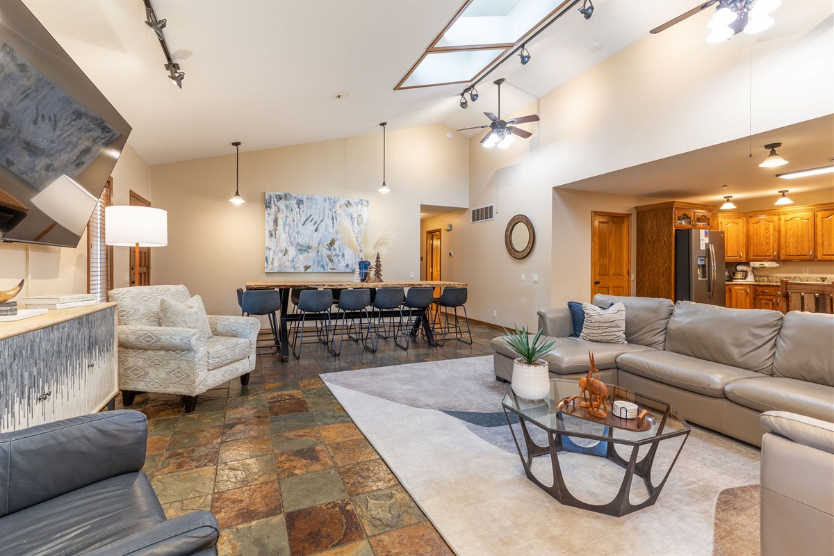 Open living room with tons of space!