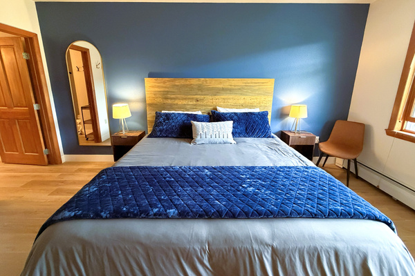 King size bed
