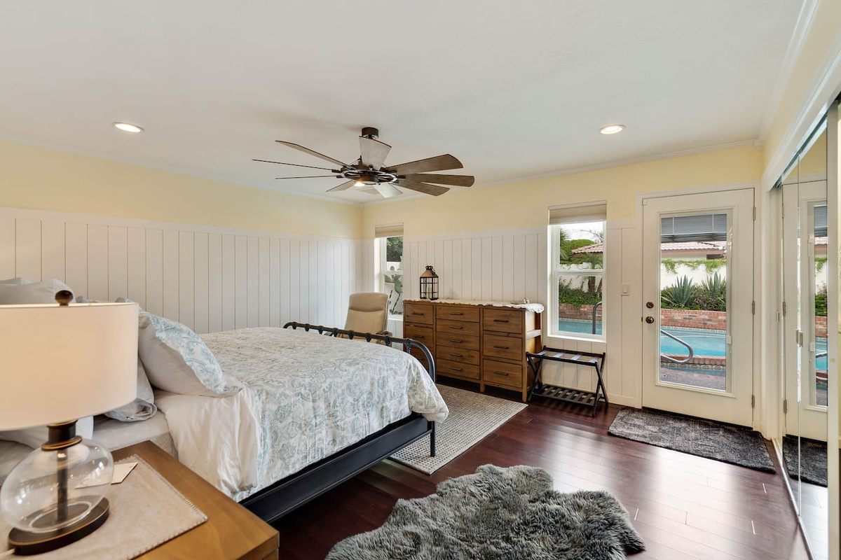 Master bedroom with pool access
