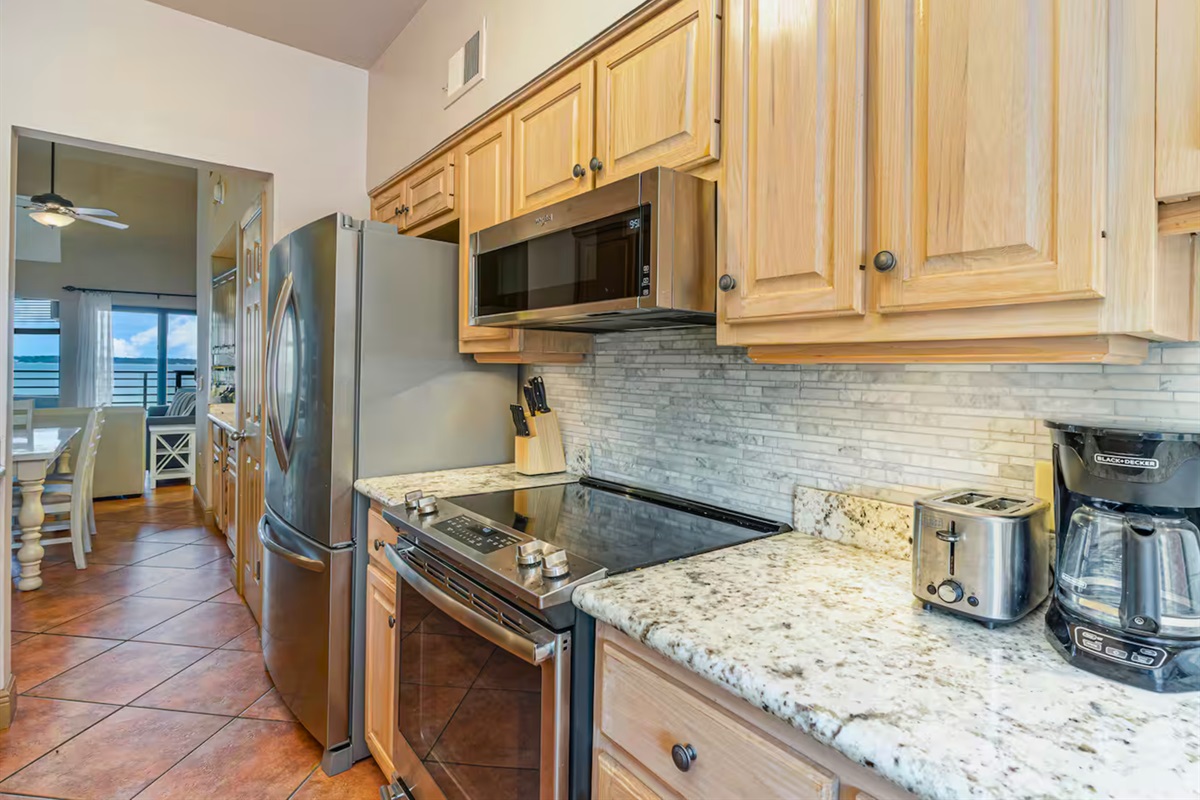 From morning coffee to evening dinners, this kitchen makes cooking feel effortless.