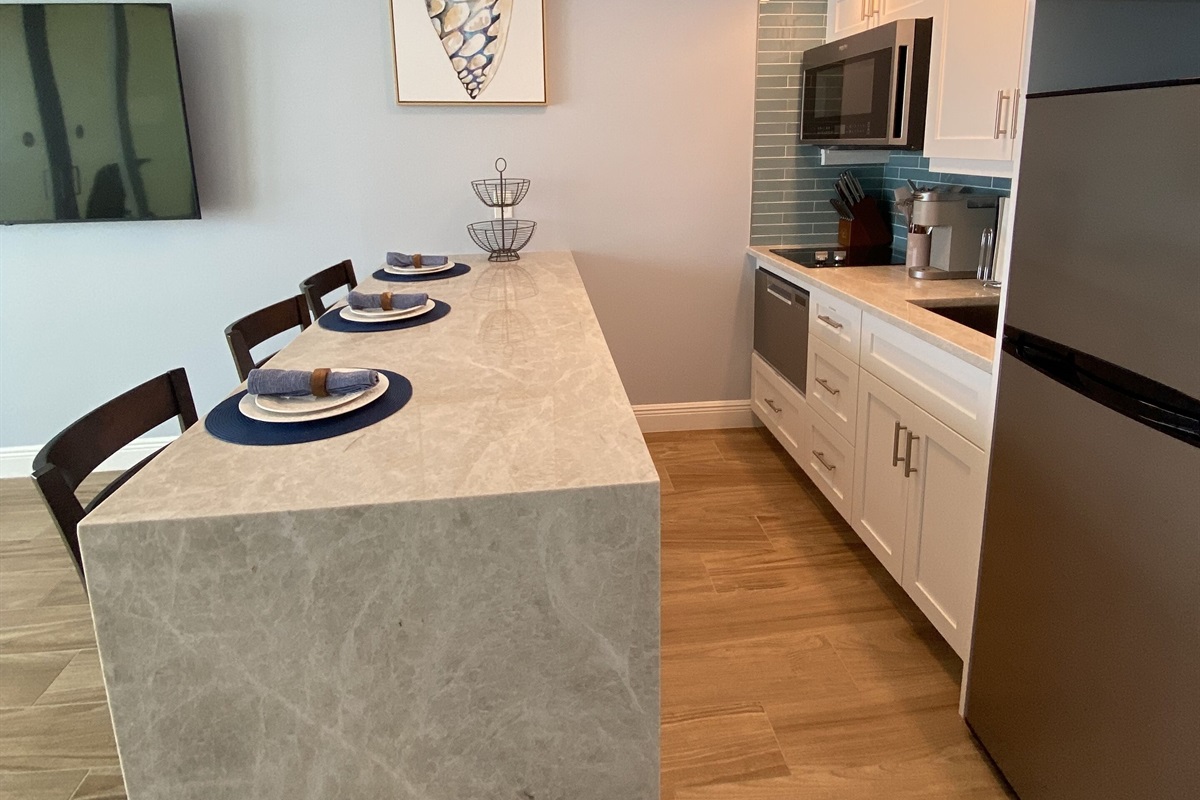 Microwave/Convection Oven combo, a dishwasher & 2 flat ceramic stovetop burners