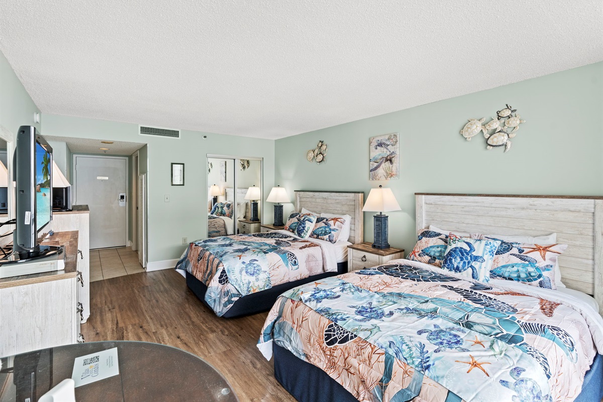 Beddroom w/ 2 Queen Beds