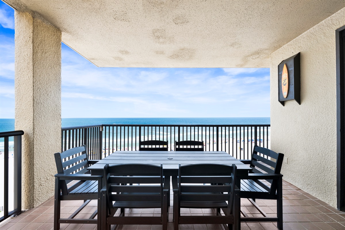 Balcony with Polywood table and chairs