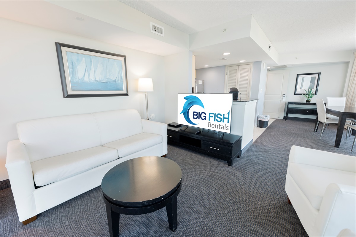 Living Room with Stunning Views🌊☀️