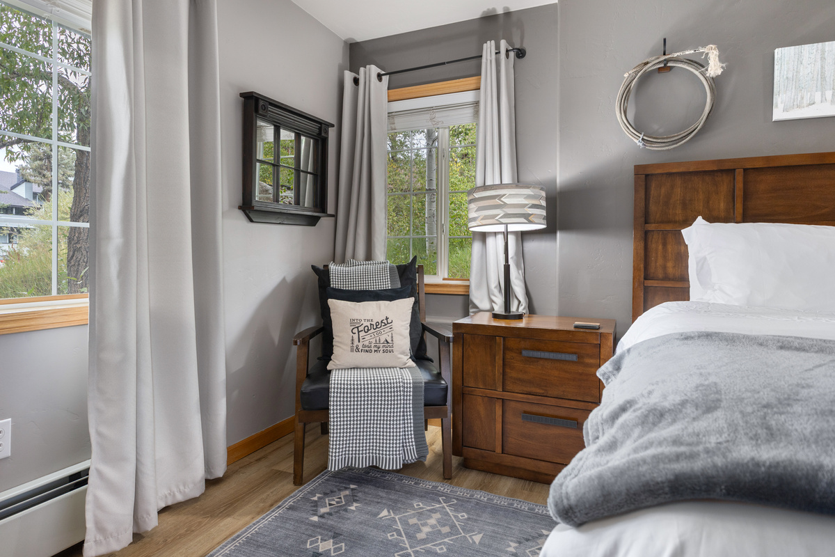 Ensuite Bedroom 2 | Kingsize Bed 