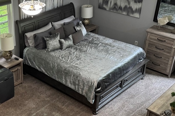 Prioritize relaxation in this elegant Molecule adjustable base King size bed.
