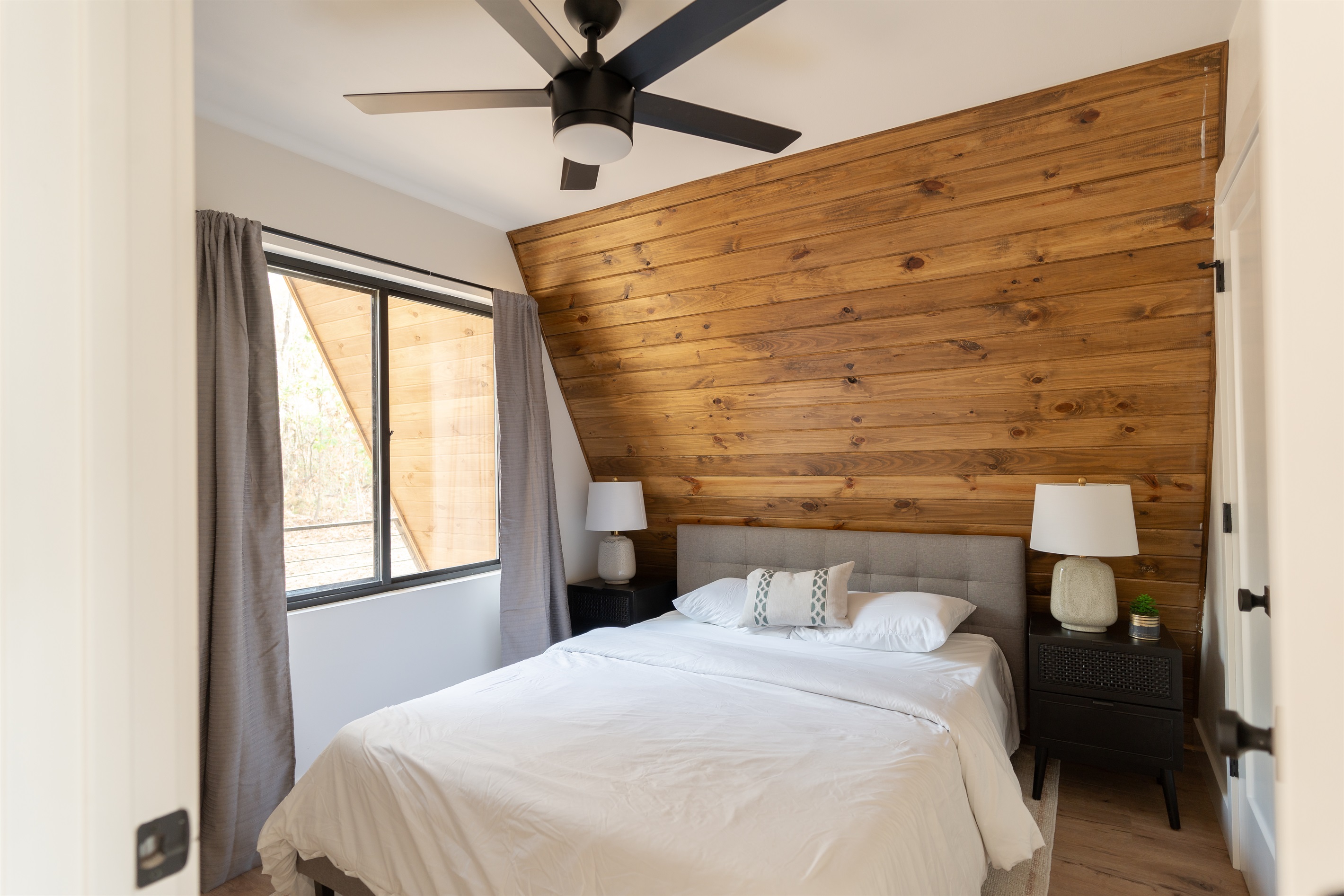 Downstairs Bedroom w/ Queen