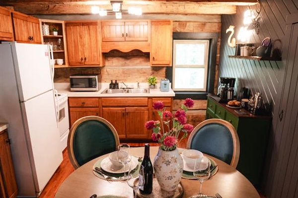 Well-equipped kitchen, ready for you to prepare your favorite meals during your stay.