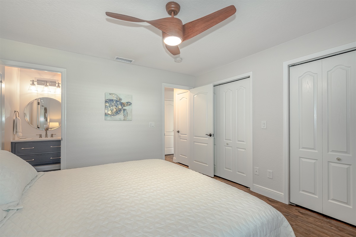 Island Time Master Bedroom w/ King Bed and Ensuite