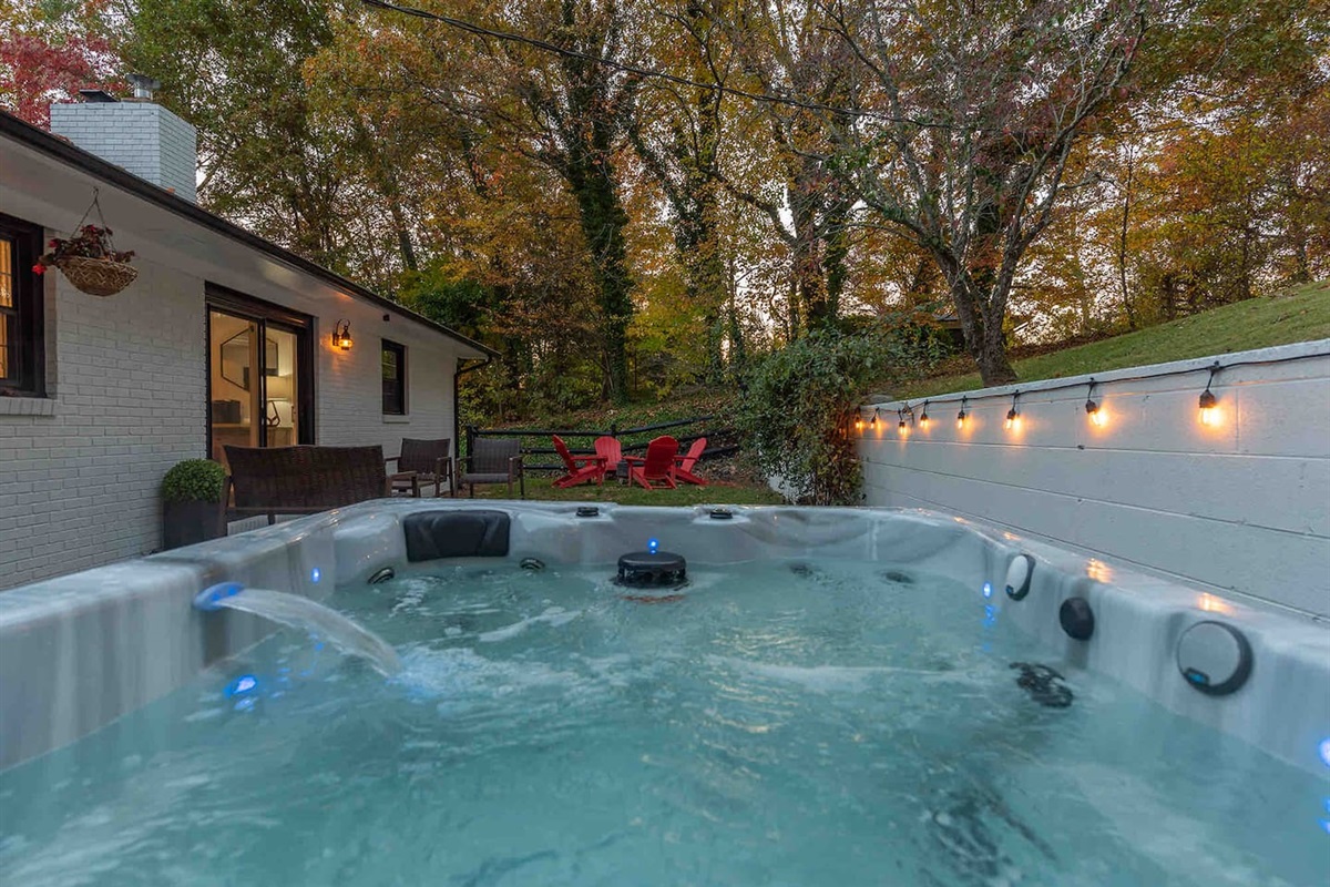 Lovely/ Clean 4 person hot tub - beach towels located at slider glass patio door