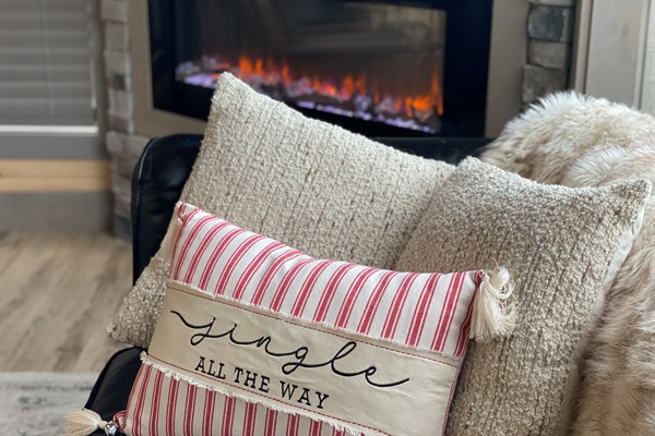 Cozy holiday decor throughout!
