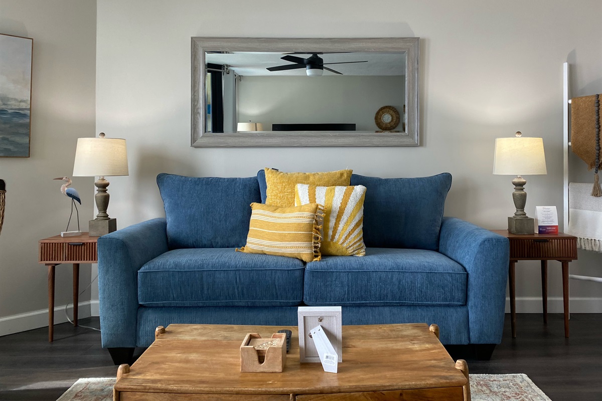 Newly upgraded queen sleeper sofa w/memory foam mattress