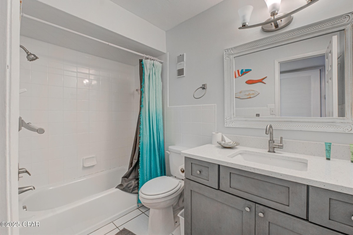 Guest full bathroom
