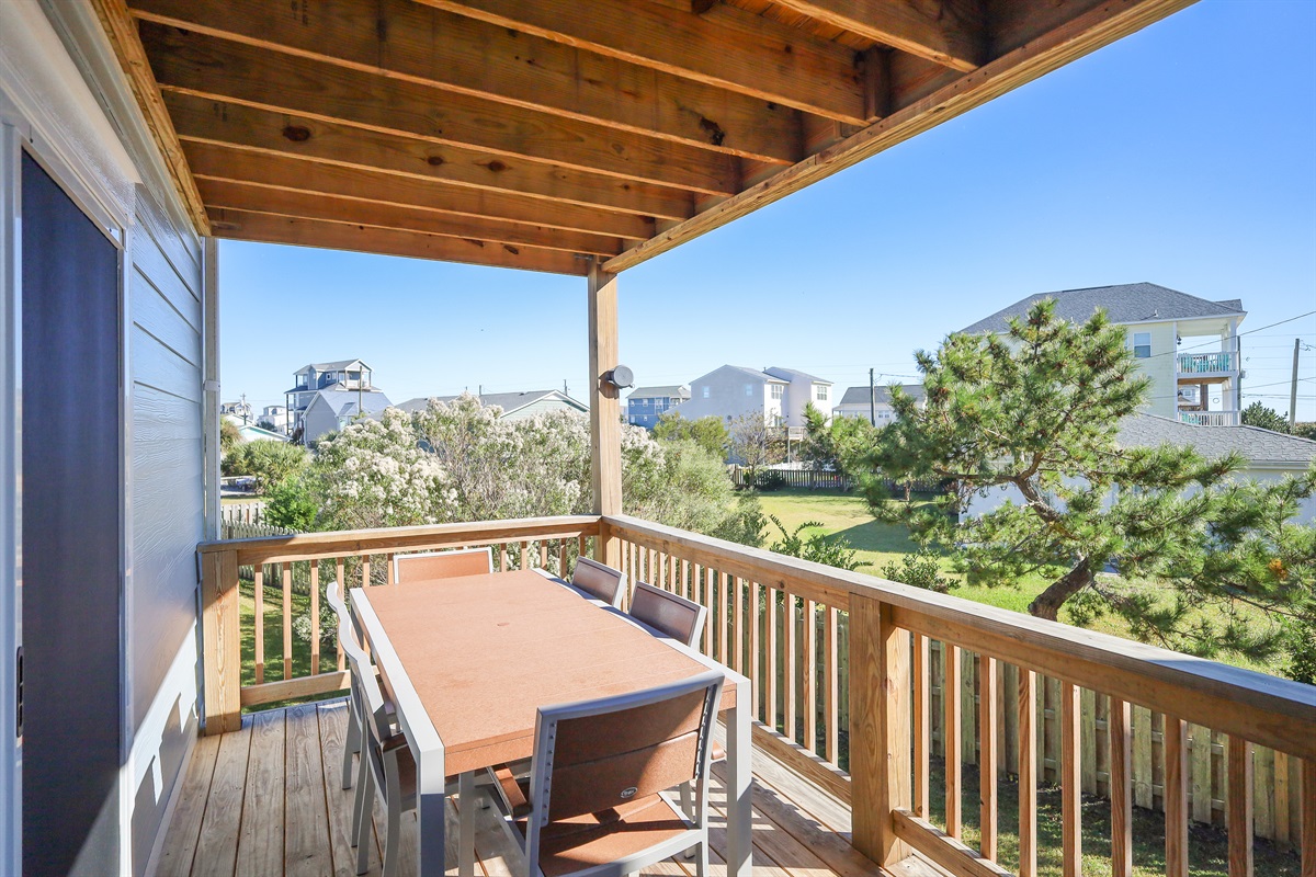 Start your morning coffee or end your day here on the back deck