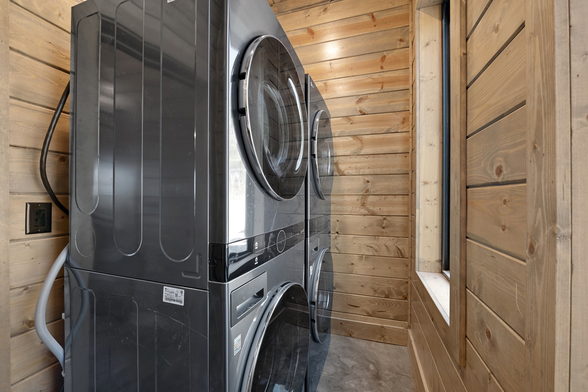 Even chores are a breeze in this state-of-the-art laundry room. Keep your vacation wardrobe fresh and ready for new memories