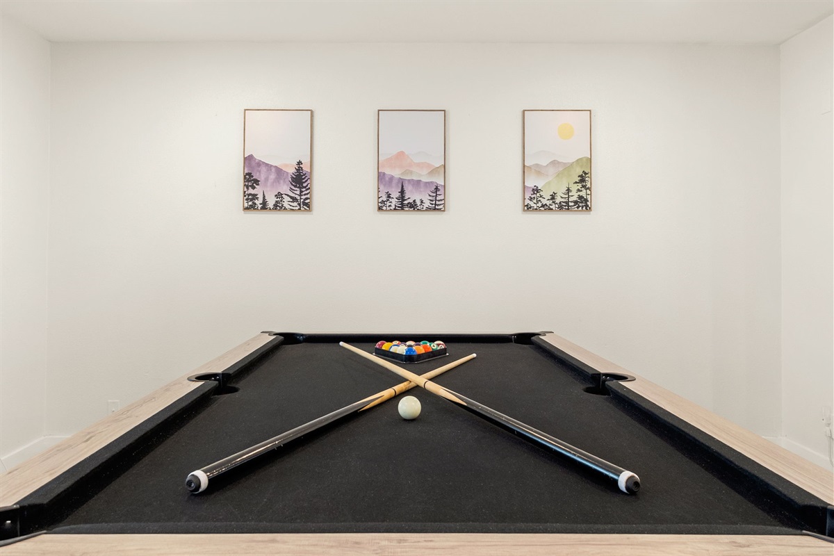 Your own game-night hangout 🎱 rack ‘em up and unwind in this private pool table room
