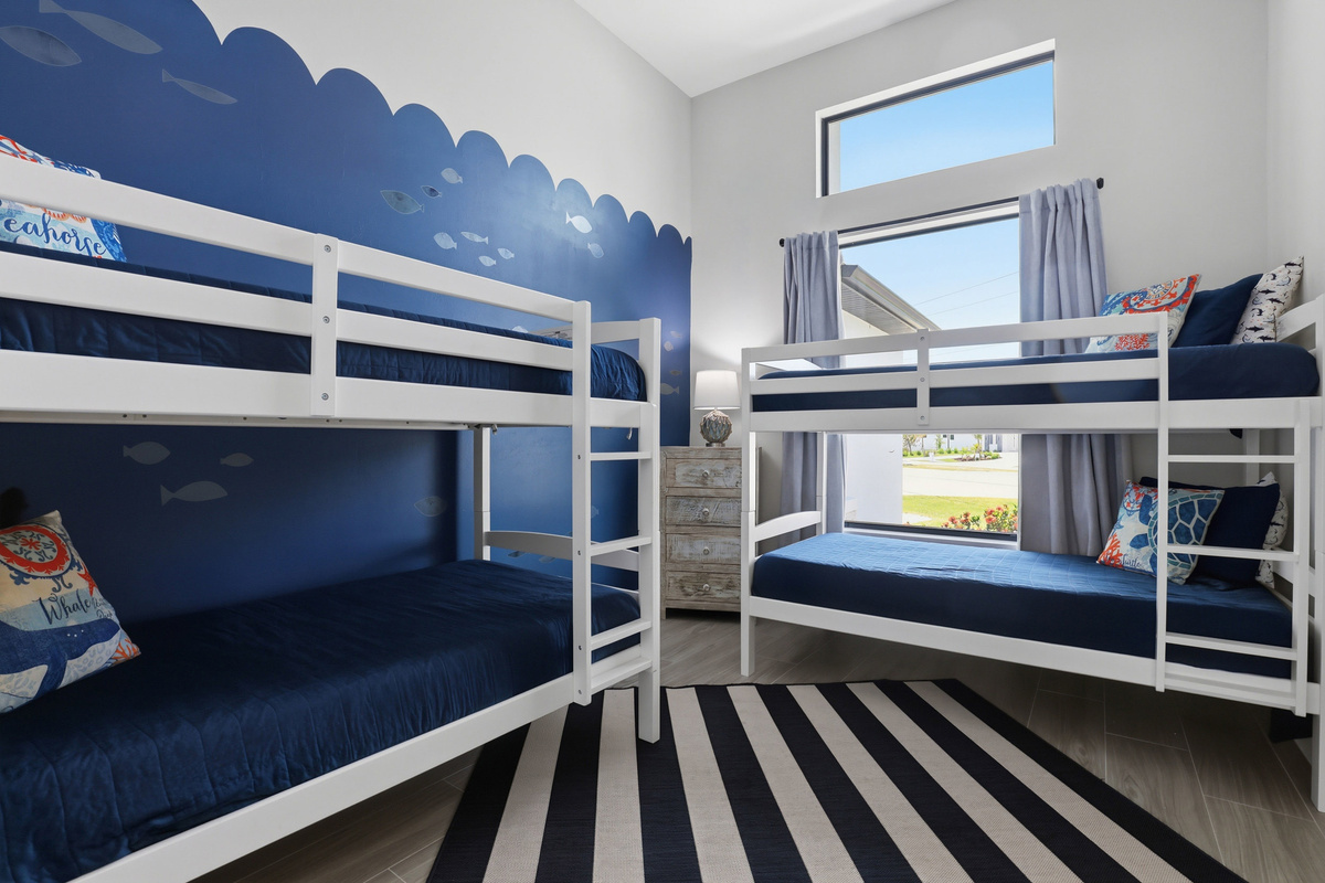 Bunk Room - 4 Twin Beds