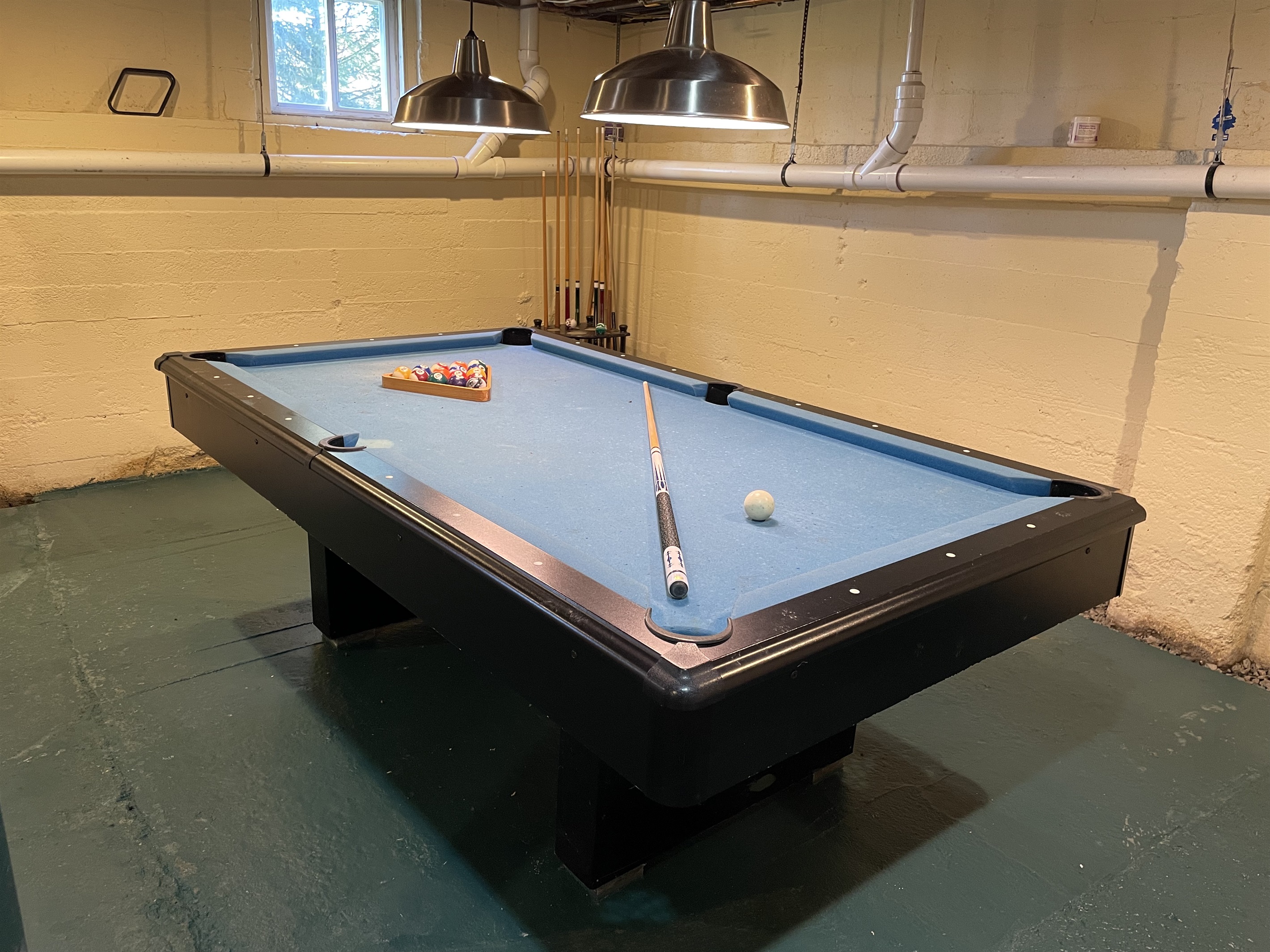 Pool table