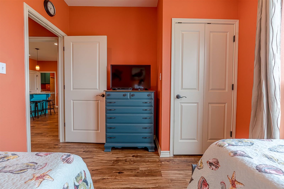 3dc14a2f51d547b7a3fd38bfa40afb18 Large | Beachhouse | Texas | TX | Vacation Homes | Galveston | Crystal Beach | Kokomo | Breezy Days | Beachfront Elegance | Sunrise Serenity | Southern Sands Property Management, LLC