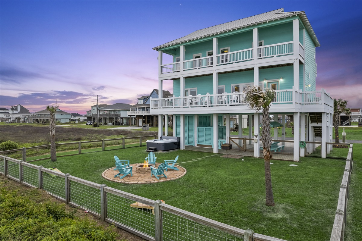 3dd4879f73174ccca5683e9c03a8fe15 Large | Beachhouse | Texas | TX | Vacation Homes | Galveston | Crystal Beach | Kokomo | Breezy Days | Beachfront Elegance | Sunrise Serenity | Southern Sands Property Management, LLC