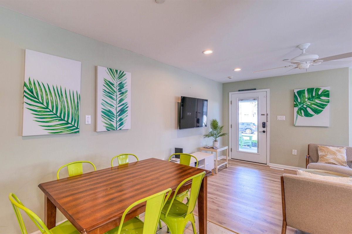 Dining area which can seat up to six people