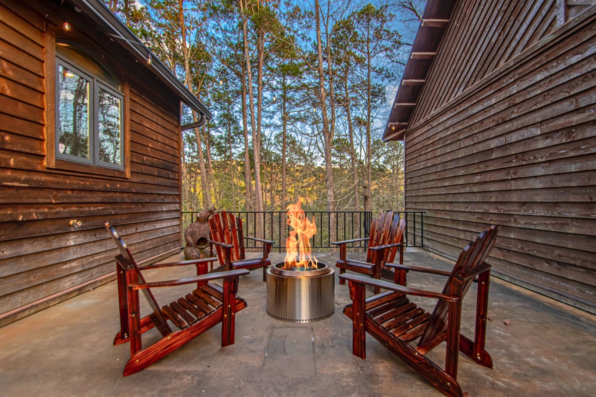 Firepit with Lounge Chairs