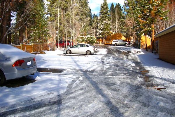 External parking for guests only (parking pass required).