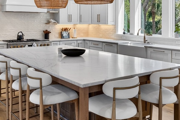 Kitchen Island | On Beach Time | 6 30th Ave, Isle of Palms, SC | IOP Escapes