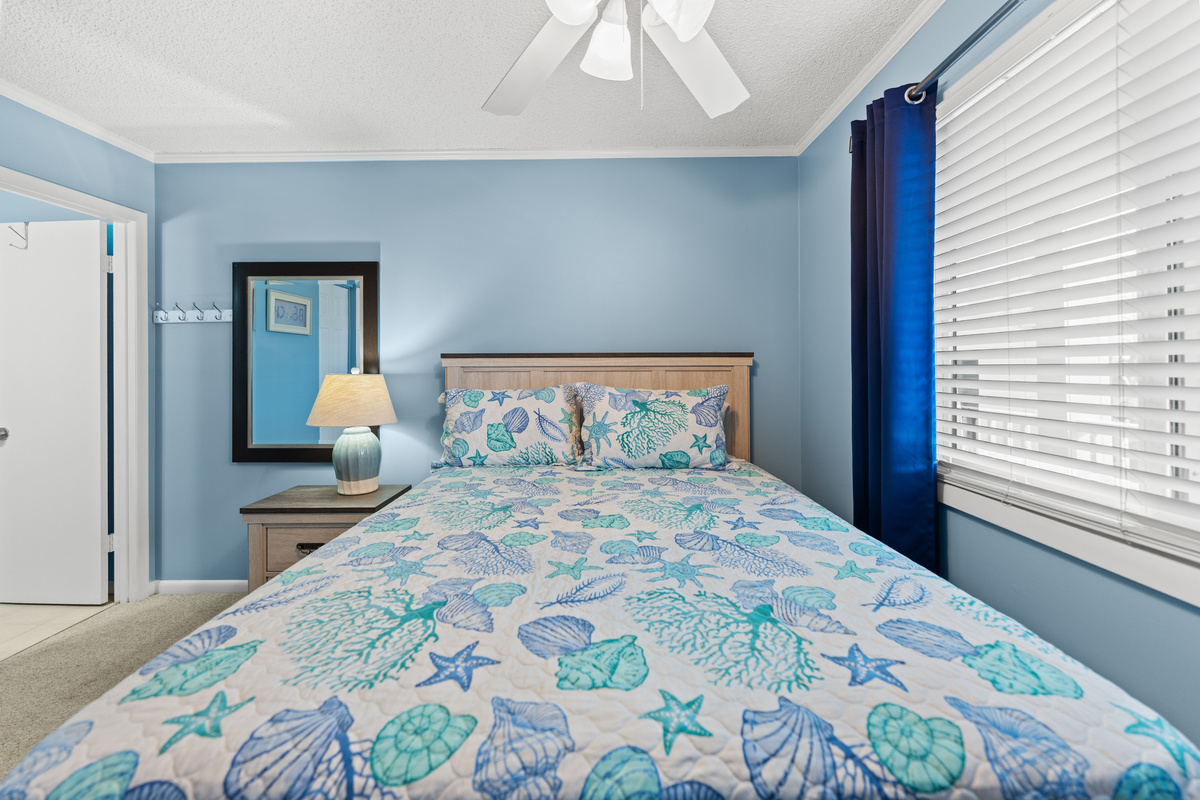 2nd Bedroom - Queen