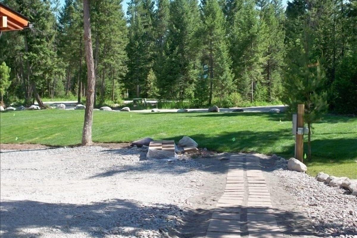 The lawn area ready for your reunion or Montana Wedding