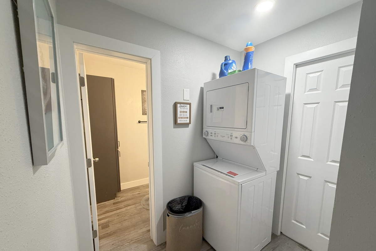 Biltmore Beach Bottom (1st floor) washer/dryer