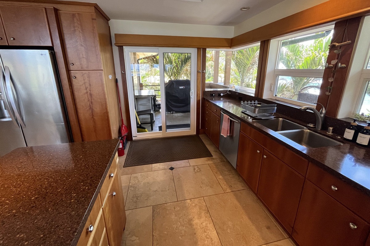 2nd deck entrance with propane grill & stunning views looking towards Waimea Bay