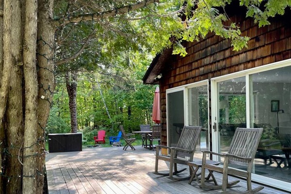 More outdoor seating!