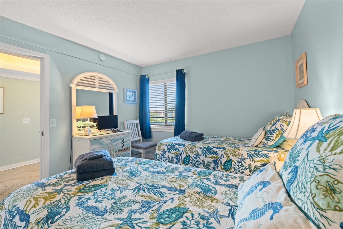 Twin Beds, Guest Bedroom