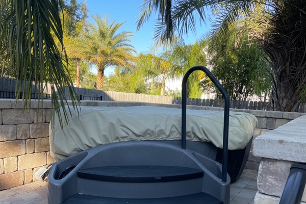 Jacuzzi - Heated - Covered